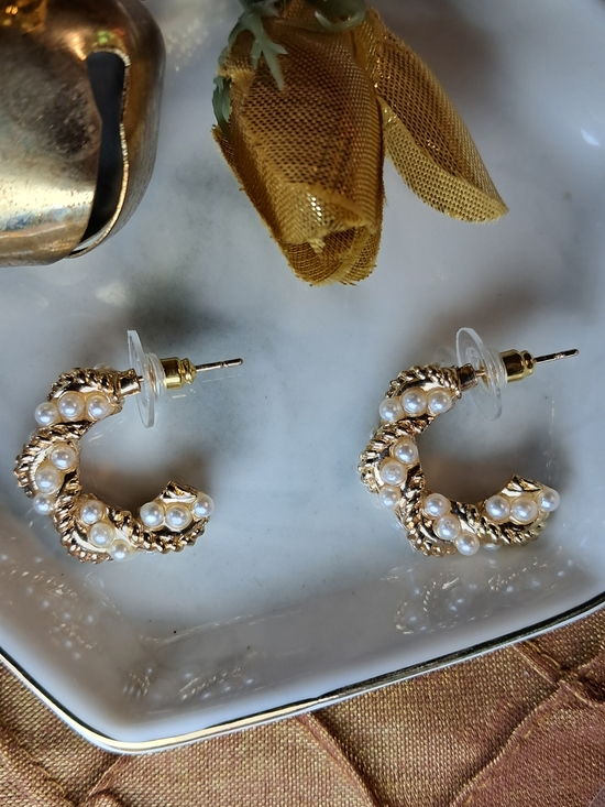 Jewelry - Vintage Twisted Faux Pearl Hoop Earrings (Goldtone)